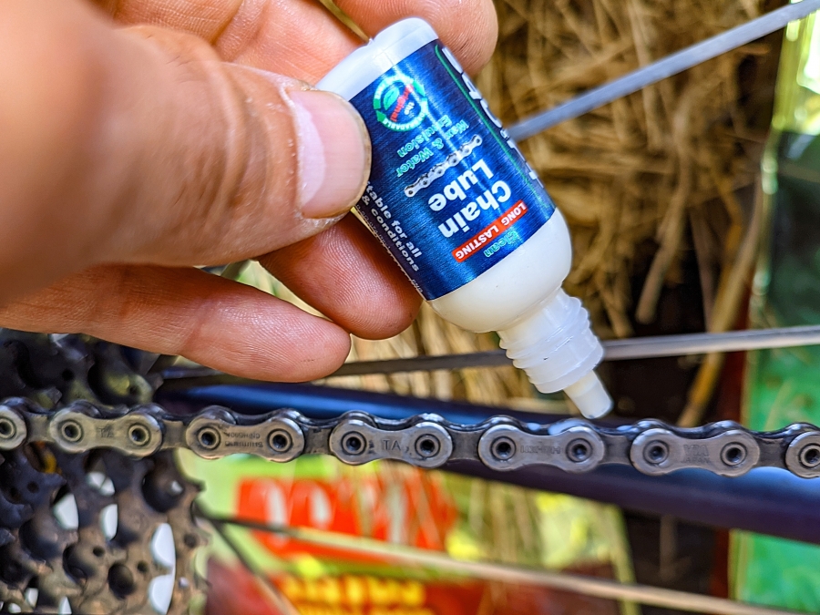 How is the bicycle chain "boiled" in Paraffin